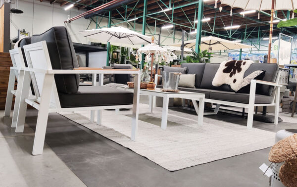 Chill-Out Windsor stoel-bank loungeset in de showroom