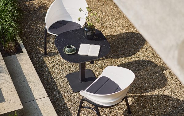 Hartman Tubb tuinset op een zonnig terras