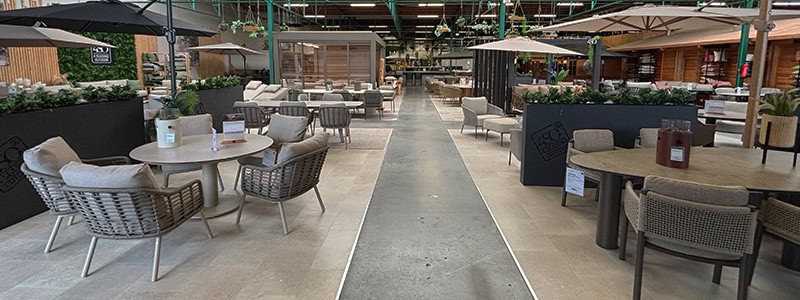 Overzichtsfoto showroom De Vries XL tuinmeubelen Roden