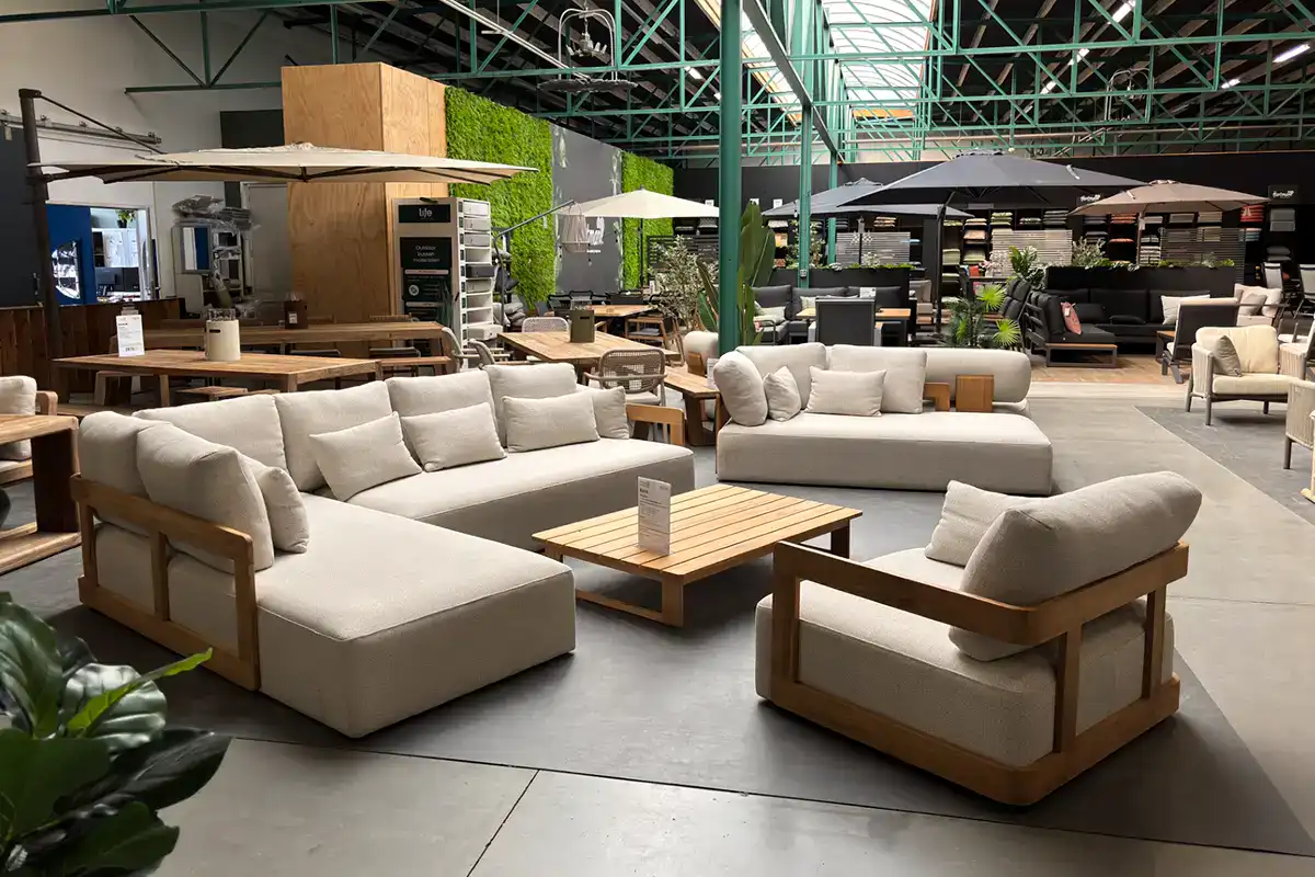 Showroom De Vries XL Tuinmeubelen in Roden