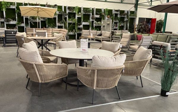 Chill Out Victoria Low diningset | SHOWROOMMODEL